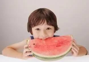 吃瓜侠和事佬腮红,揭秘网络红人的魅力与争议