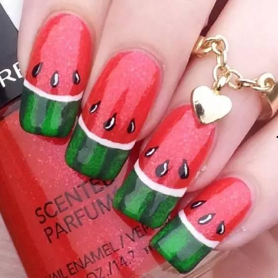 昆明美甲吃瓜,一场吃瓜盛宴背后的行业真相