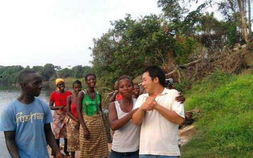 天津新娘吃瓜,揭秘背后真相与网络热议