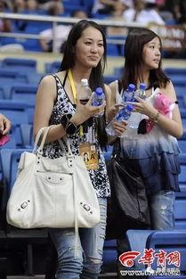 天津新娘吃瓜,揭秘背后真相与网络热议