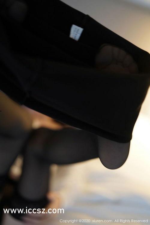 聂小雨皮衣吃瓜,一场吃瓜群众的狂欢