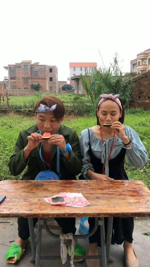 吃瓜跳舞比赛,欢乐竞技，舞动夏日激情