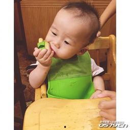 儿童拍摄吃瓜视频